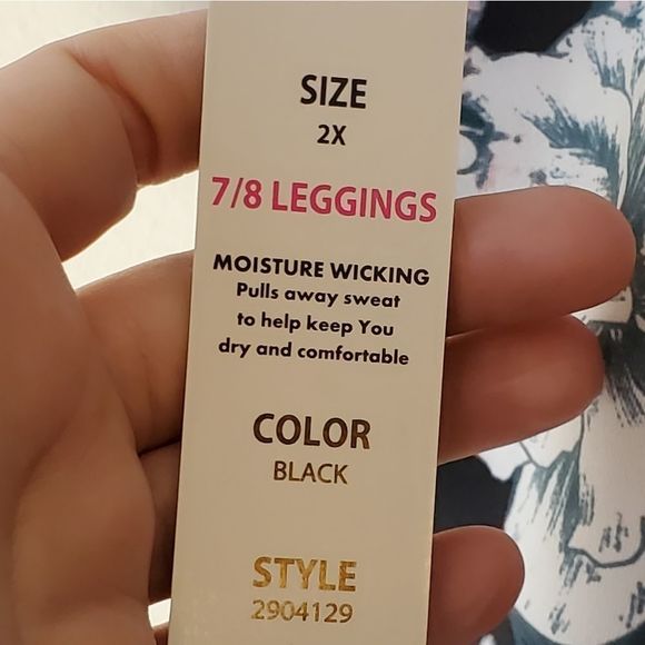 Vogo Athletica floral capri active leggings‎ plus - Picture 6 of 7